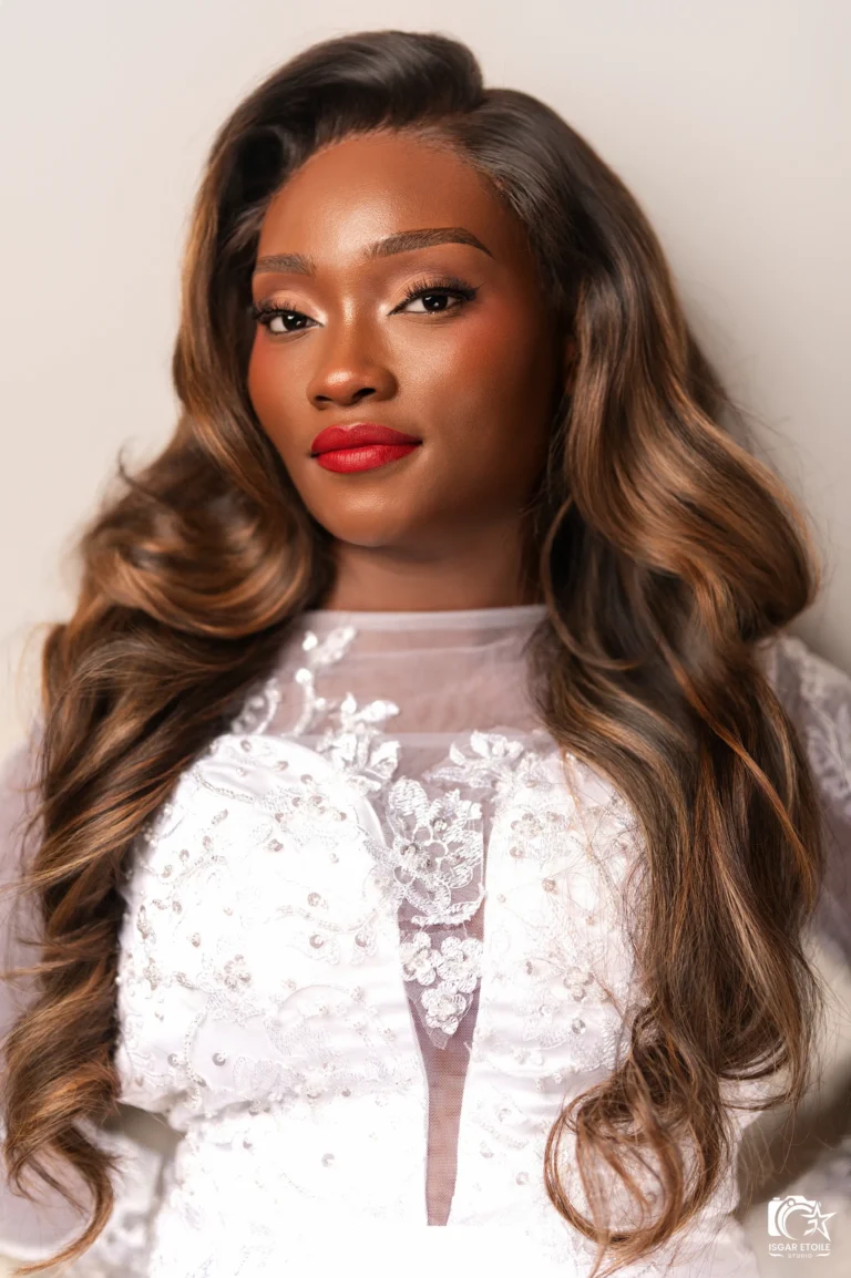 Maquillage de mariée glamour et boucles, BUAPS ACADEMY