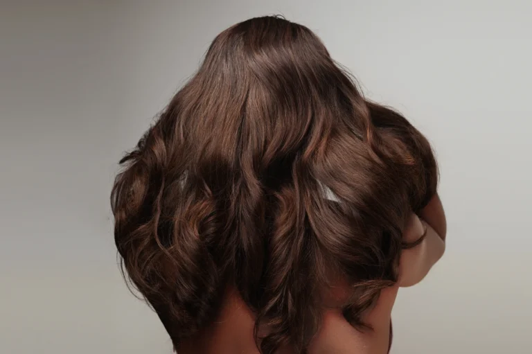 Chevelure ondulée vue de dos, coiffure BUAPS ACADEMY